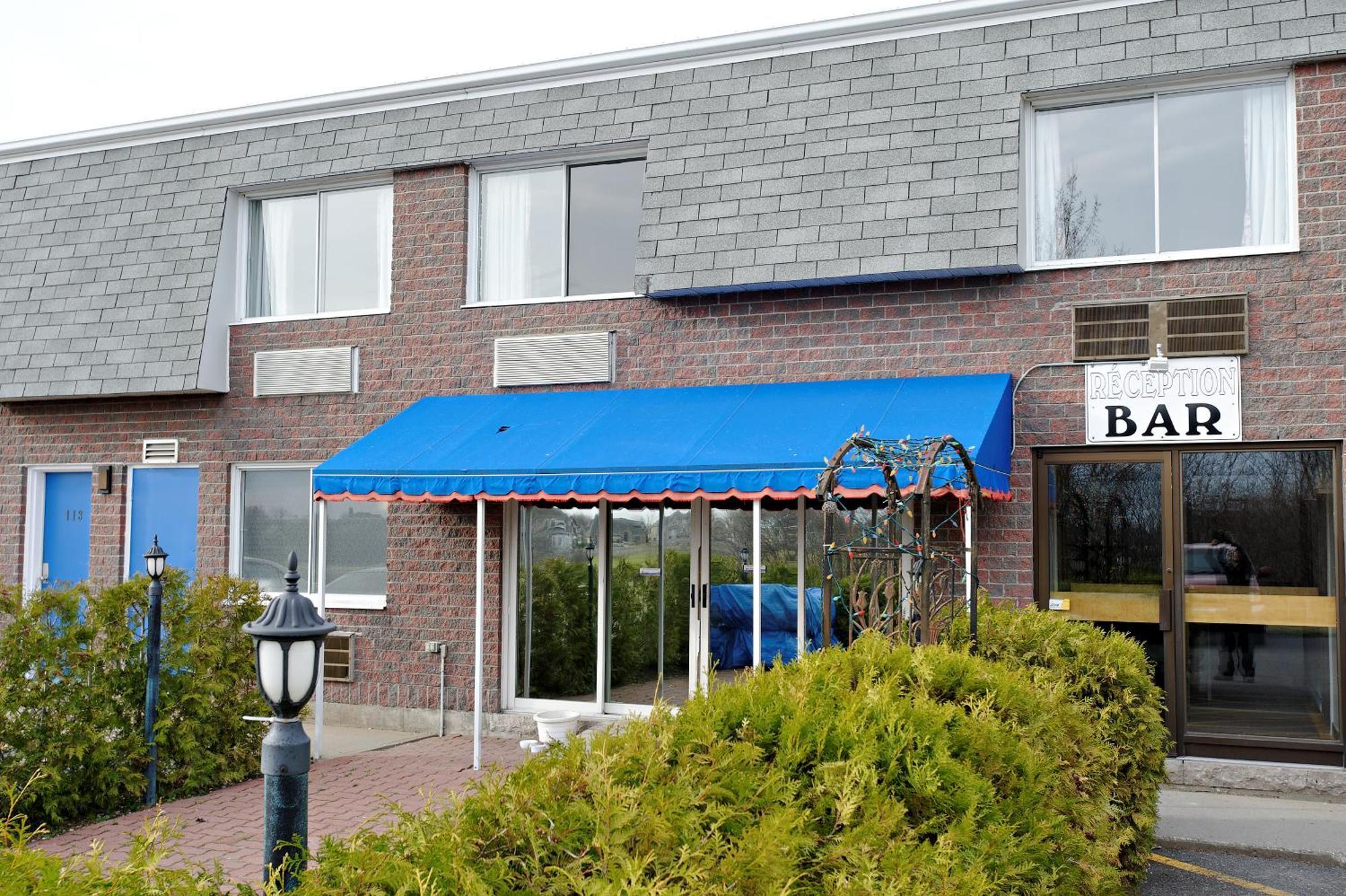 Motel Le Transit Mont-Saint-Hilaire Esterno foto